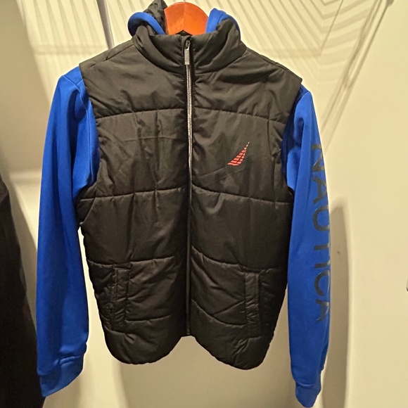 Nautica - Picture 1 of 4